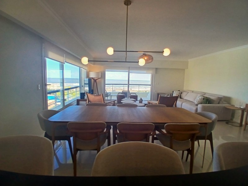 Espectacular Penthouse en primera línea al mar 